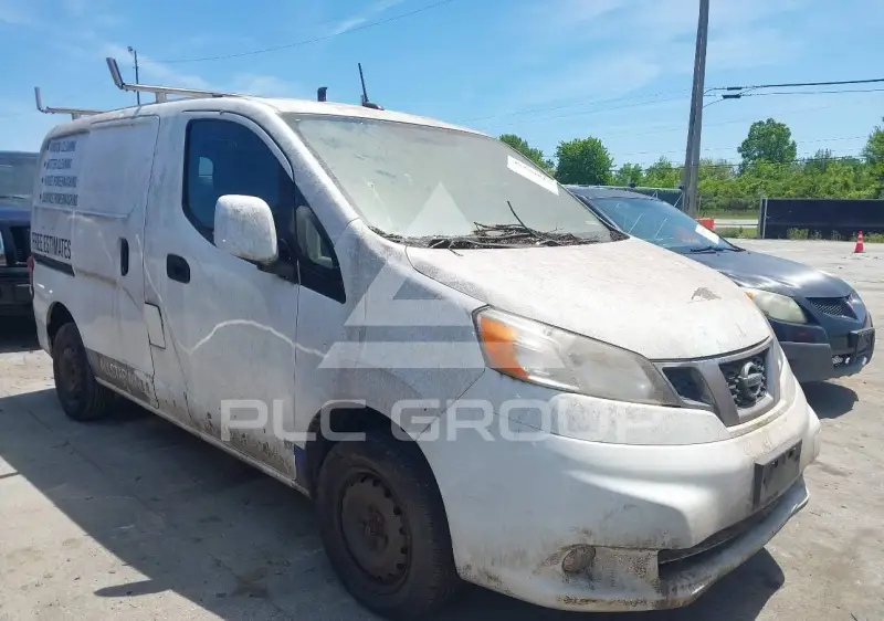 2014 Nissan NV 200 фото