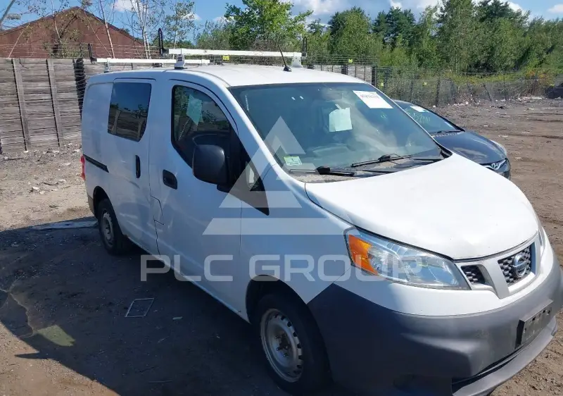 2014 Nissan NV 200 photo