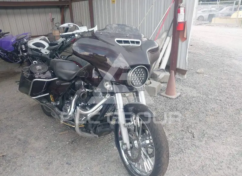 2014 Harley-Davidson FLHX photo