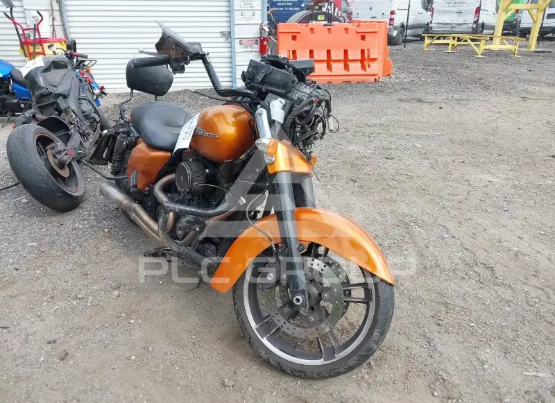2014 Harley-Davidson FLHX photo