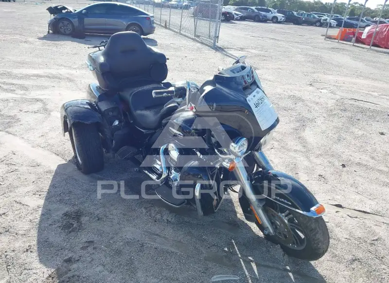 2014 Harley-Davidson FLHTCU фото