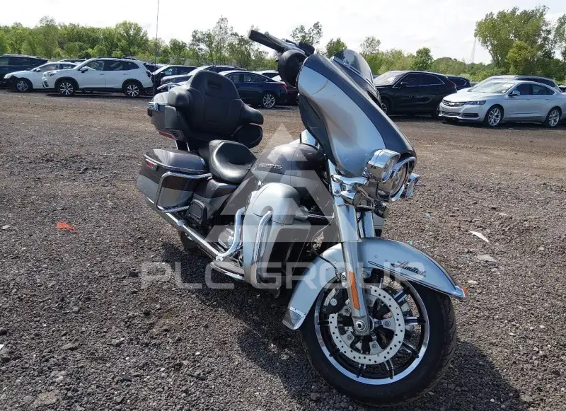 2014 Harley-Davidson FLHTK photo