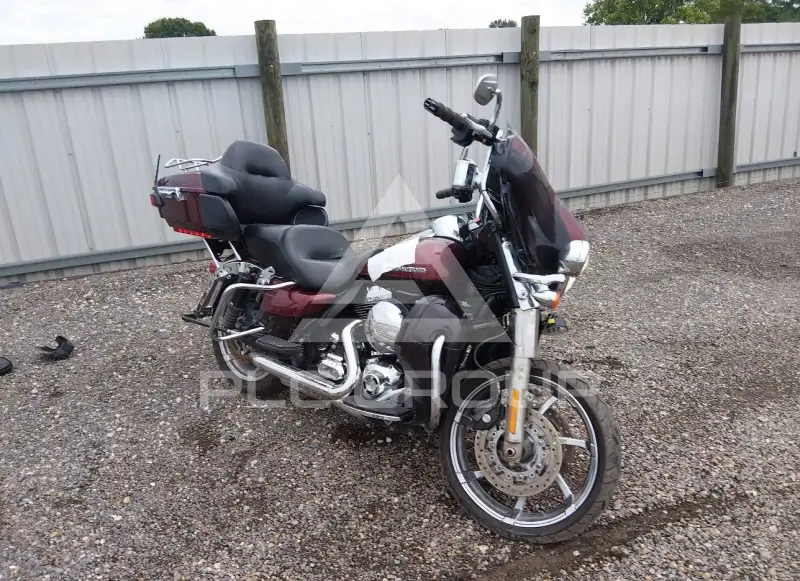 2014 Harley-Davidson FLHTK photo