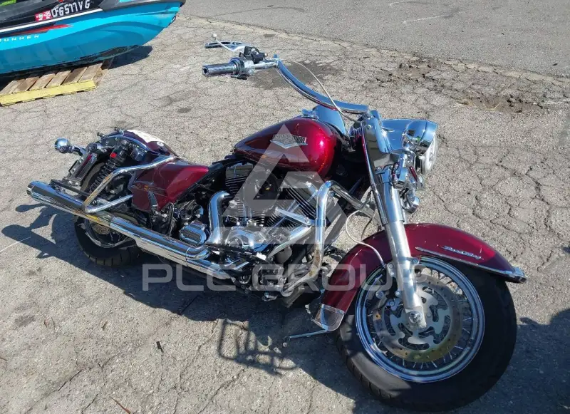 2014 Harley-Davidson FLHR photo