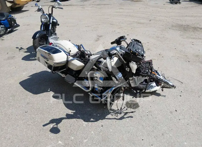 2014 Harley-Davidson FLHTCU фото