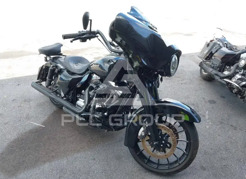 2014 Harley-Davidson FLHX фото