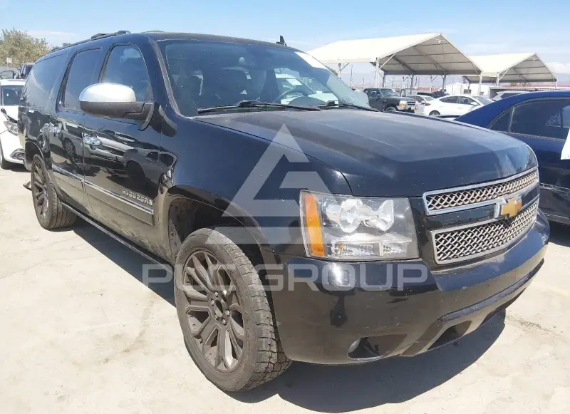 2014 Chevrolet Suburan photo