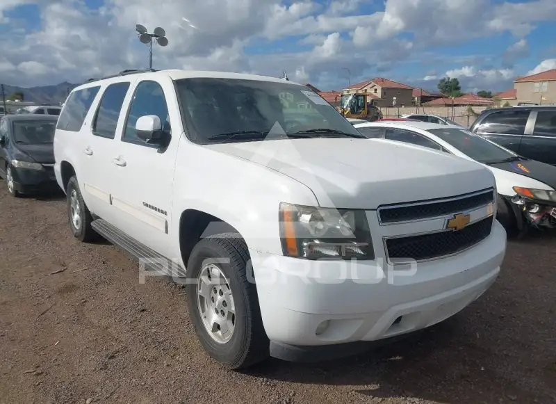 2014 Chevrolet Suburan фото