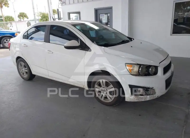 2014 Chevrolet Sonic фото