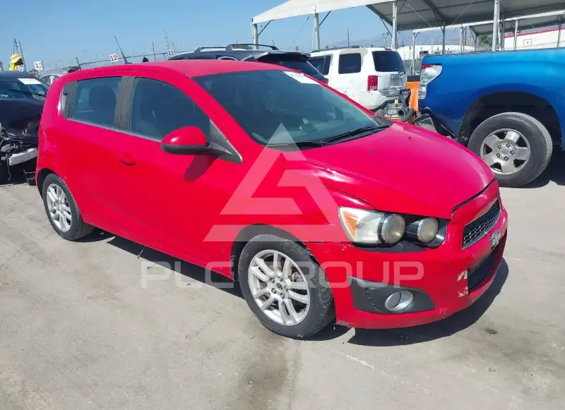 2014 Chevrolet Sonic фото