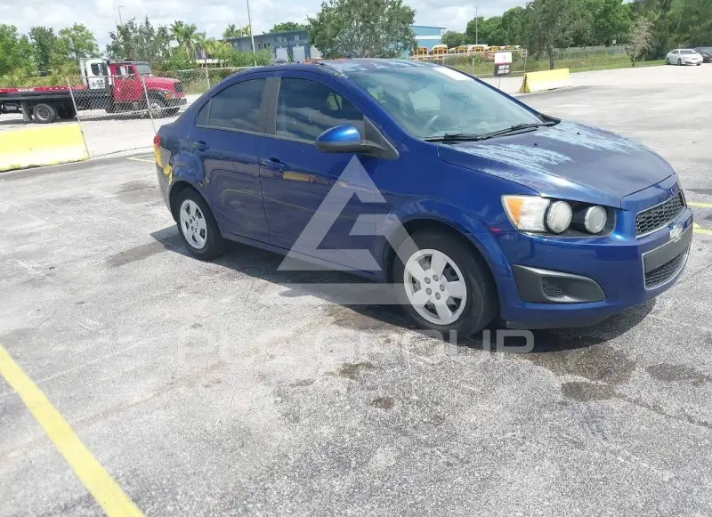 2014 Chevrolet Sonic фото