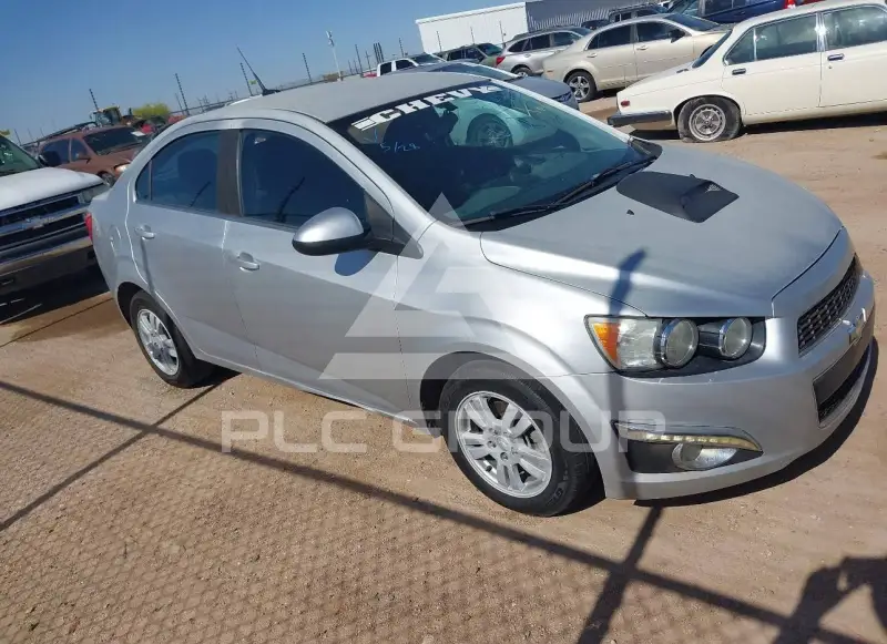 2014 Chevrolet Sonic фото