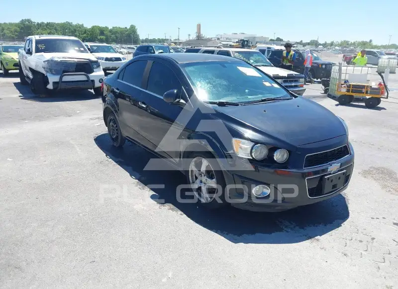 2014 Chevrolet Sonic фото