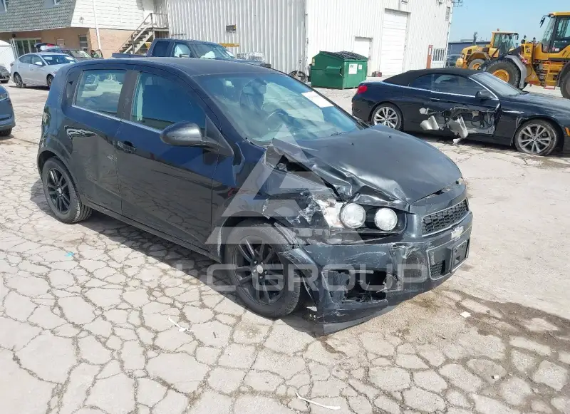 2014 Chevrolet Sonic фото