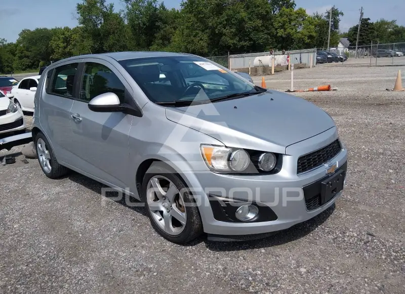 2014 Chevrolet Sonic фото