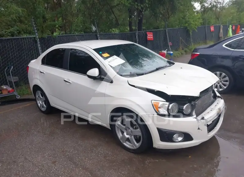 2014 Chevrolet Sonic photo