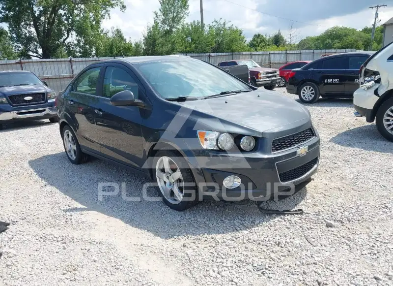 2014 Chevrolet Sonic фото