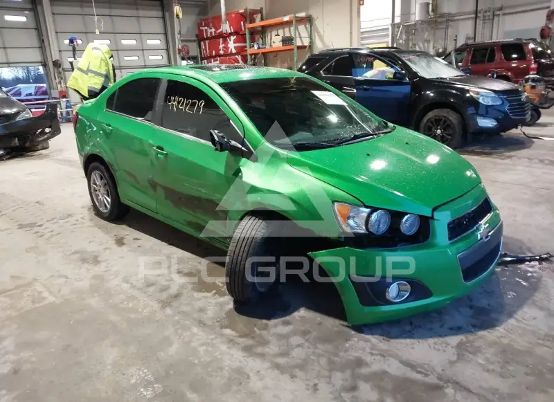 2014 Chevrolet Sonic фото