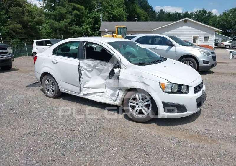 2014 Chevrolet Sonic фото