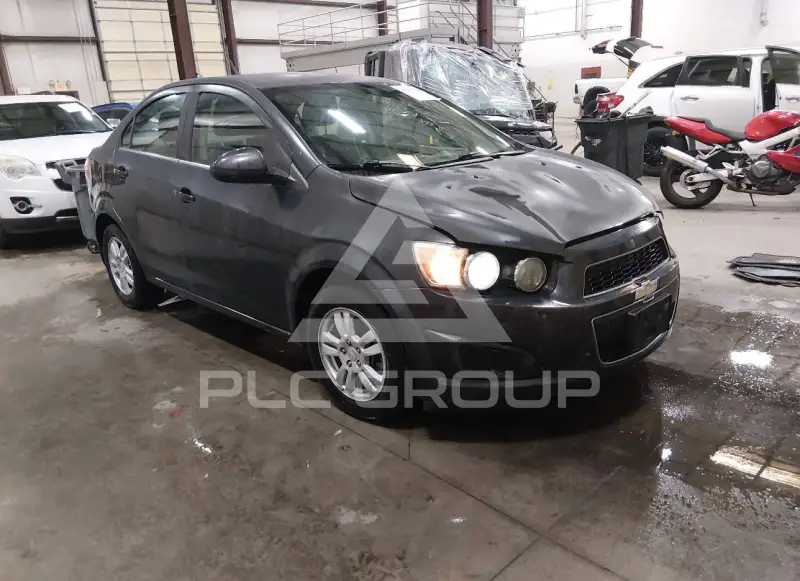 2014 Chevrolet Sonic фото