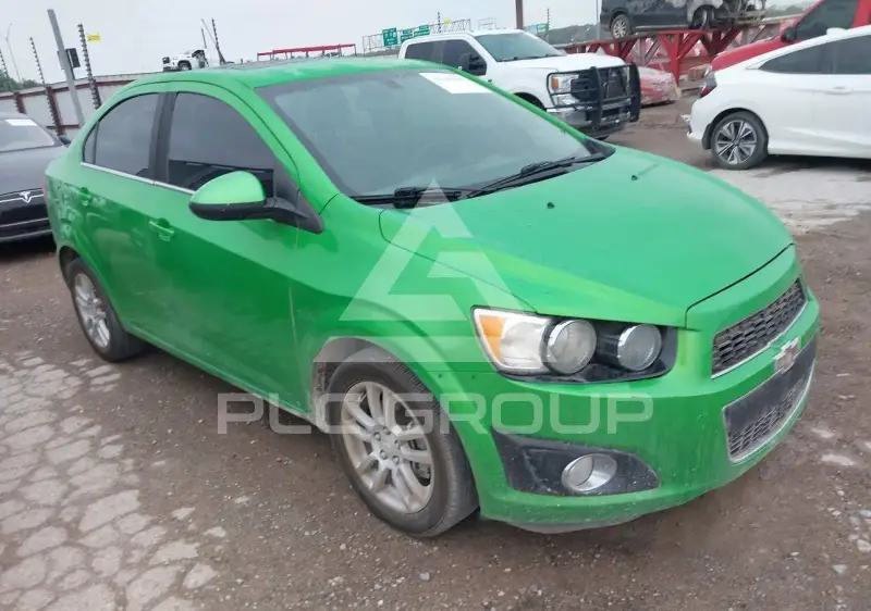 2014 Chevrolet Sonic фото