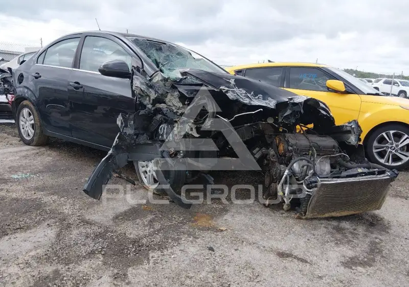 2014 Chevrolet Sonic фото