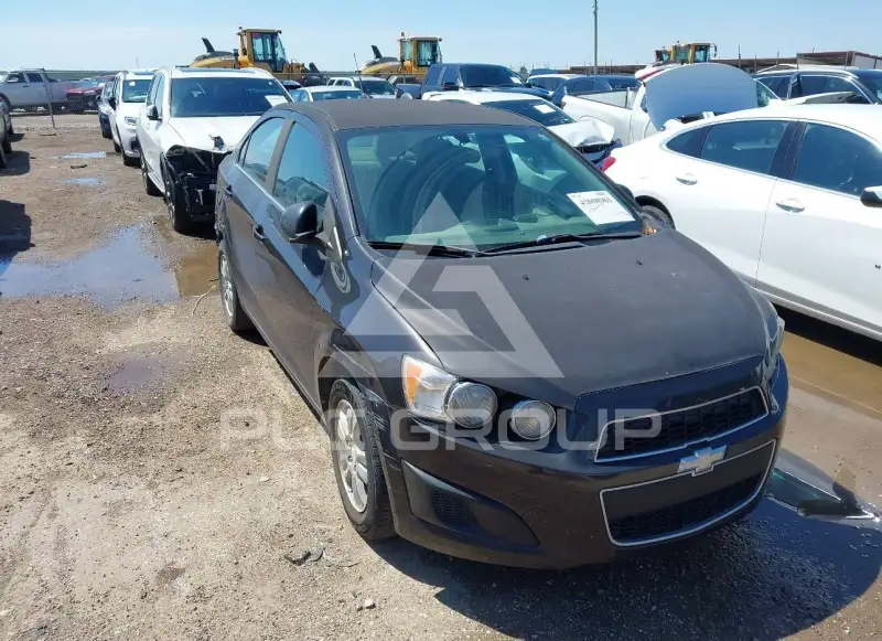 2014 Chevrolet Sonic фото