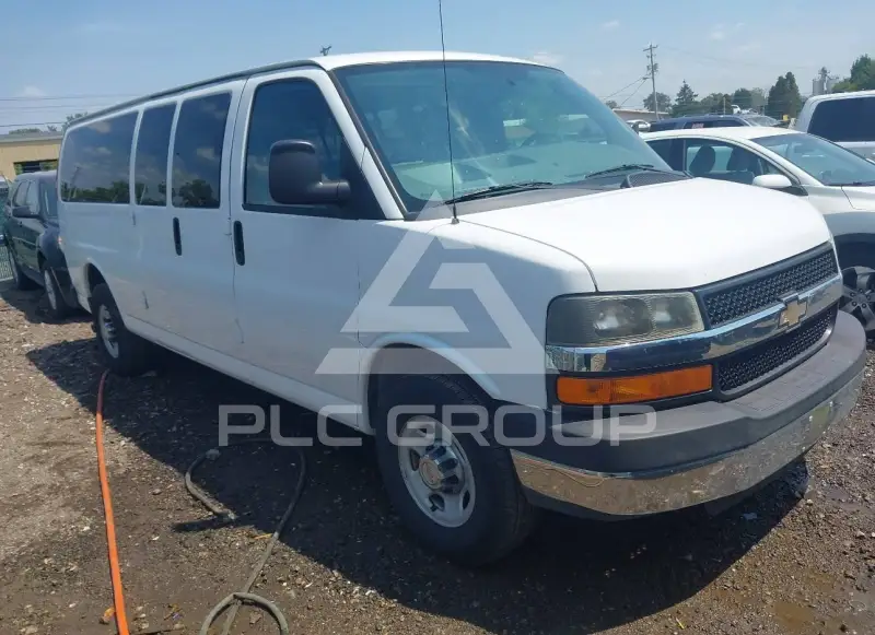 2014 Chevrolet Express photo
