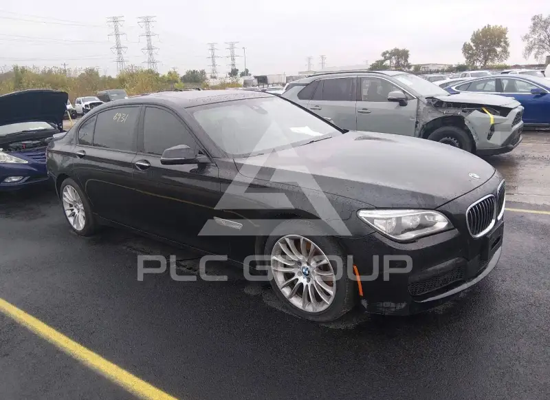 2014 BMW 750 фото