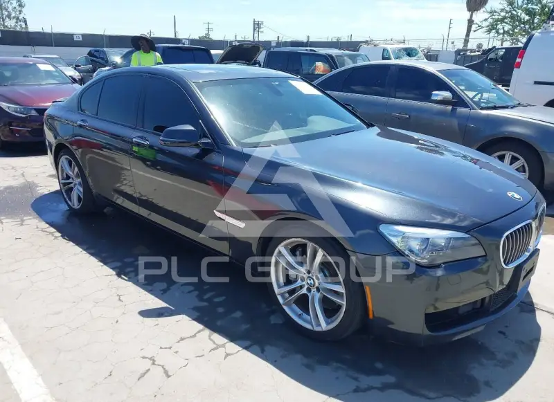 2014 BMW 750 photo
