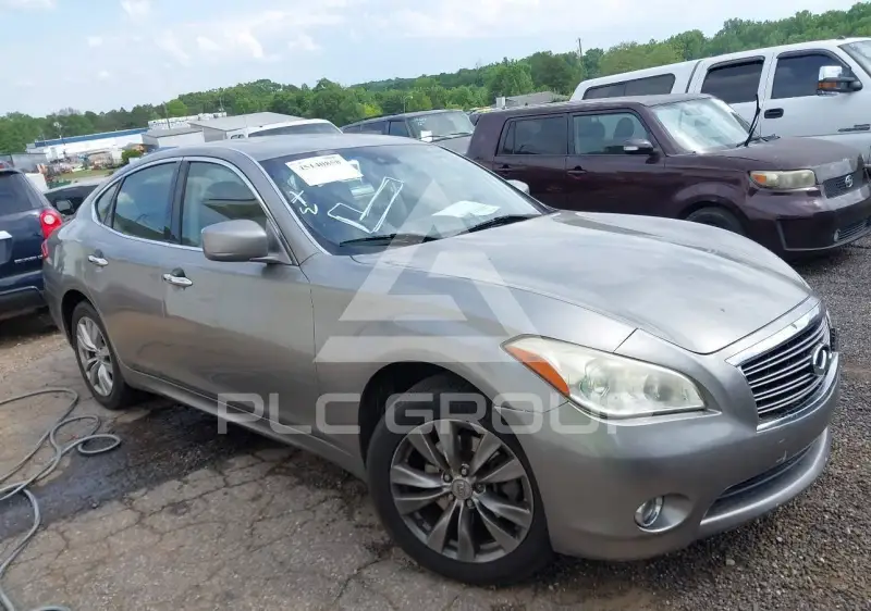 2014 Infinity Q70 фото