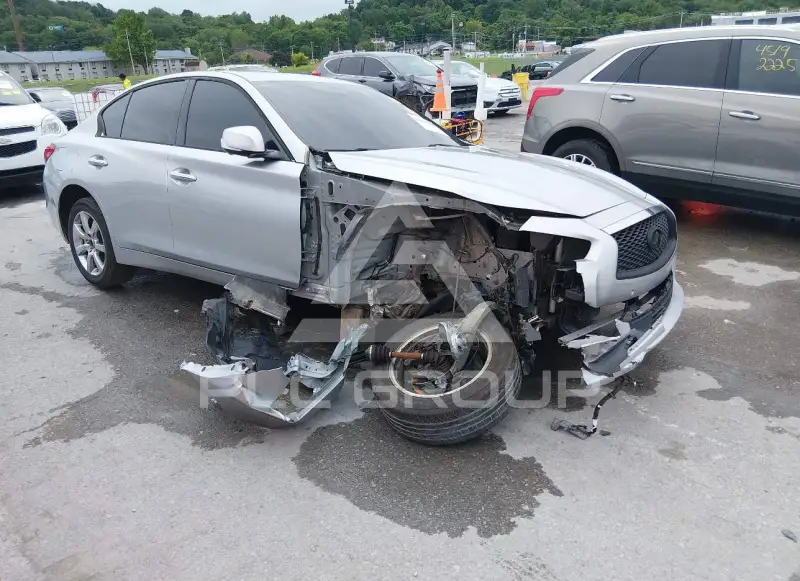 2014 Infinity Q50 фото