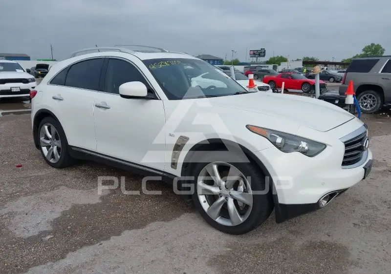 2014 Infinity QX70 photo