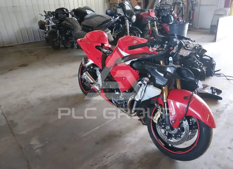 2014 Suzuki GSX1300 фото