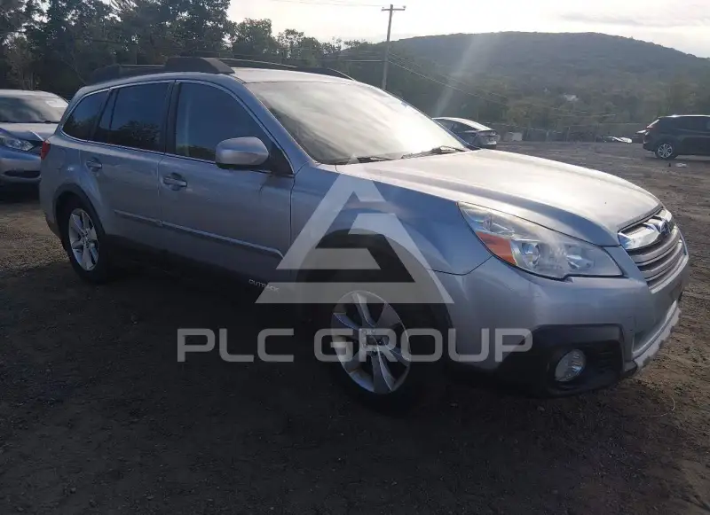 2014 Subaru Outback photo