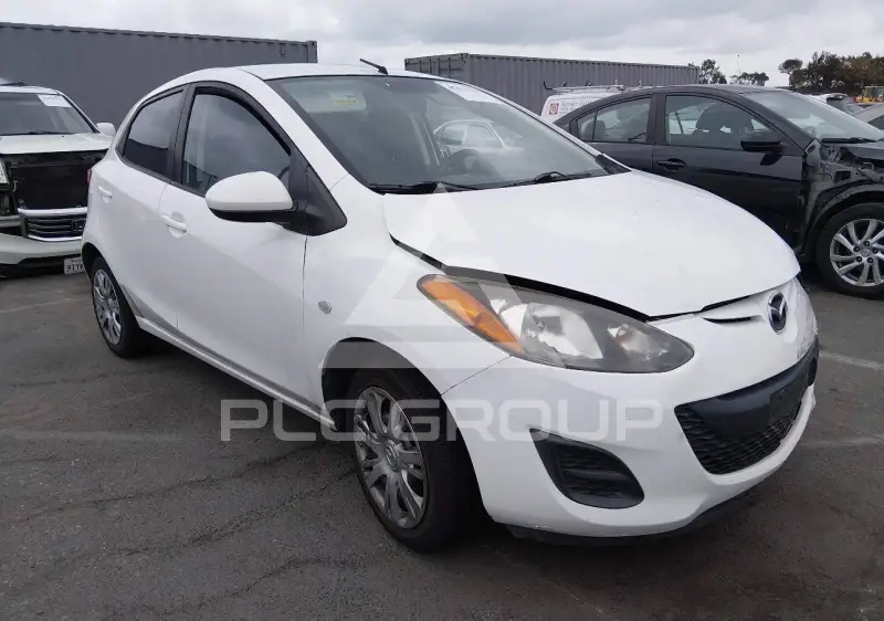 2014 Mazda 2 photo