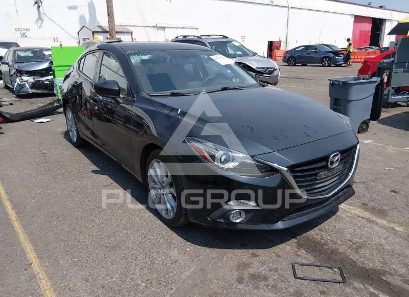 2014 Mazda 3 photo