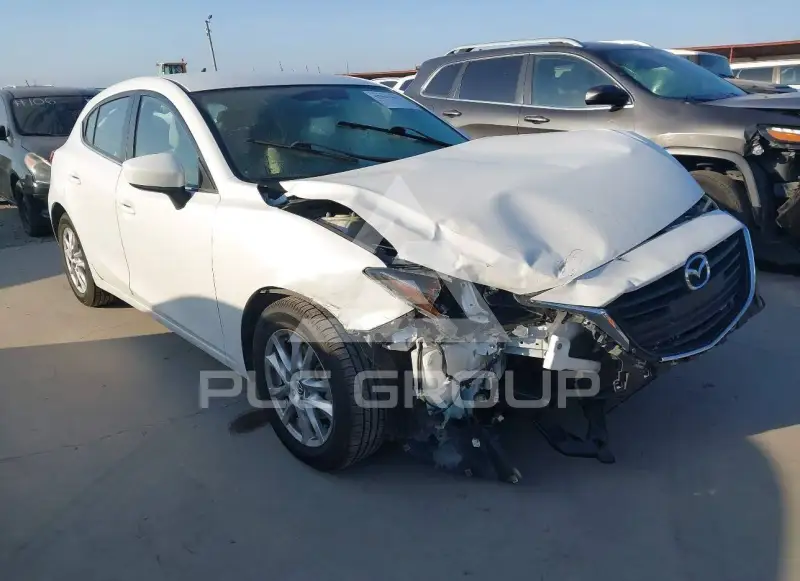 2014 Mazda 3 photo