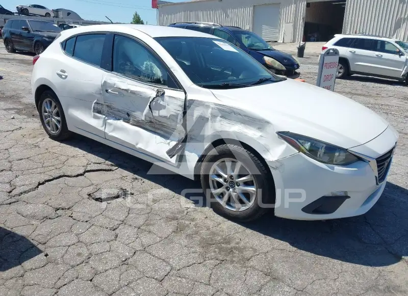 2014 Mazda 3 photo