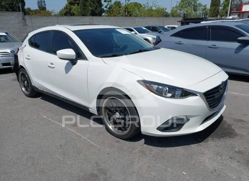 2014 Mazda 3 photo