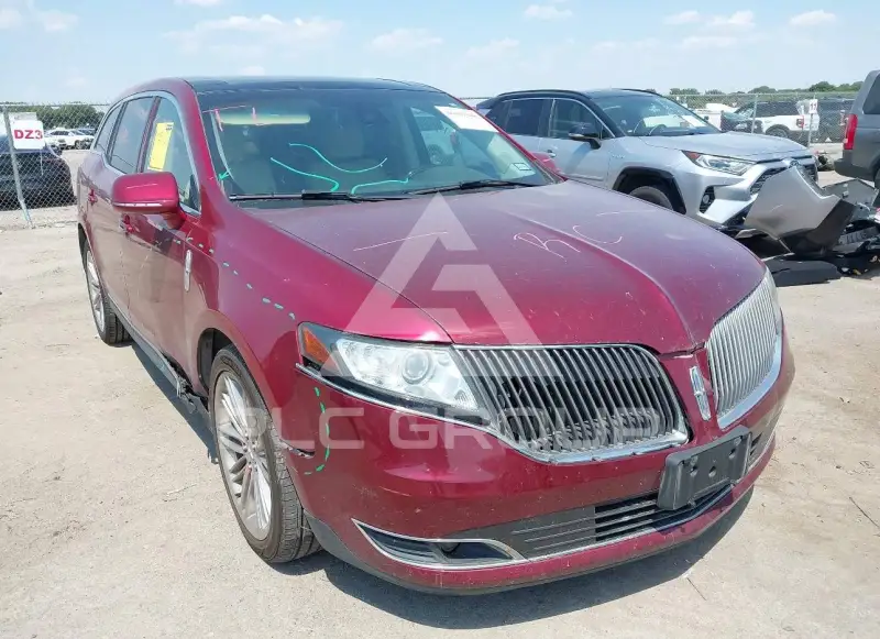 2014 Lincoln MKT фото