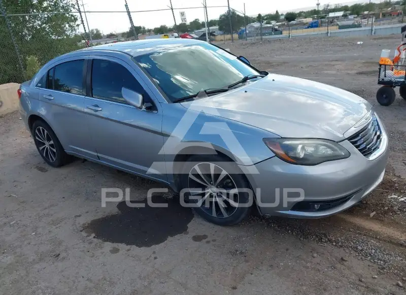 2014 Chrysler 200 фото