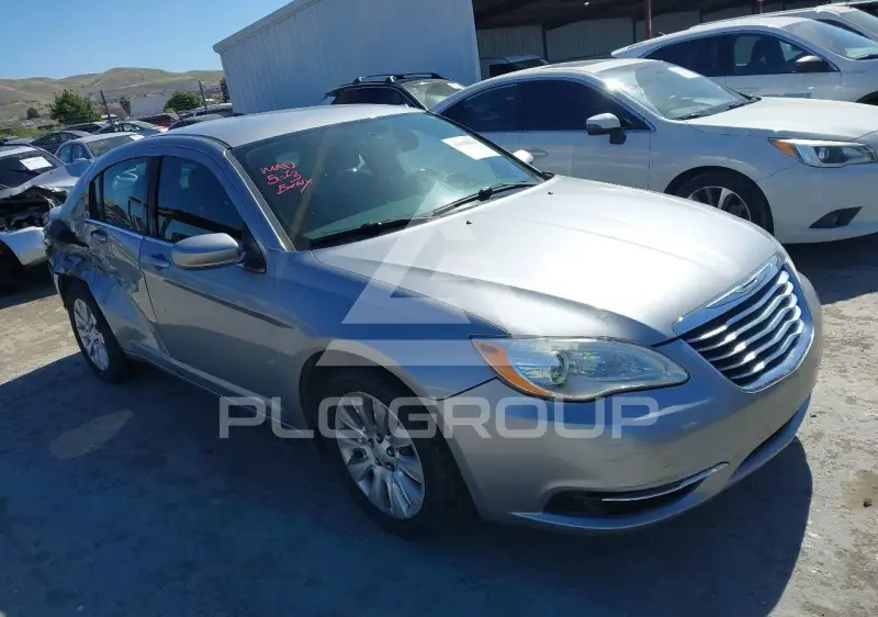 2014 Chrysler 200 фото