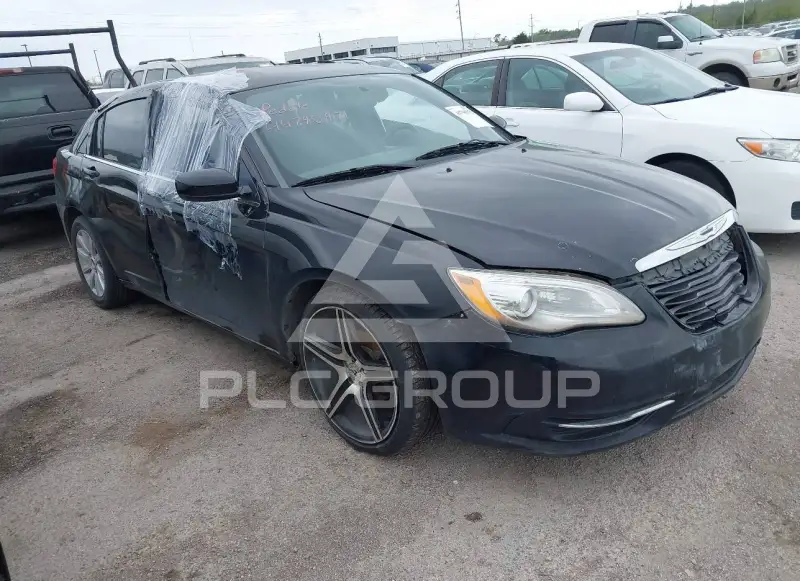 2014 Chrysler 200 фото