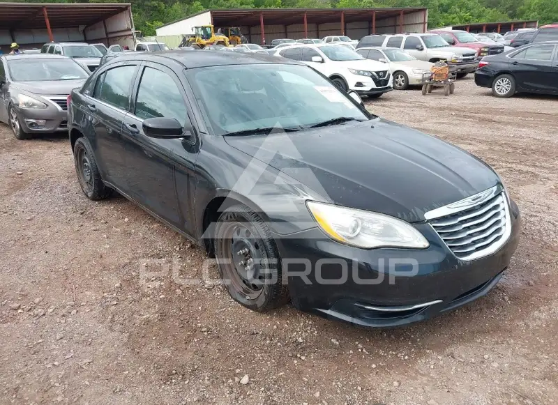2014 Chrysler 200 photo