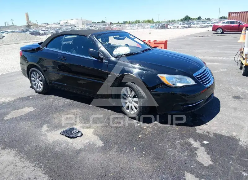 2014 Chrysler 200 photo