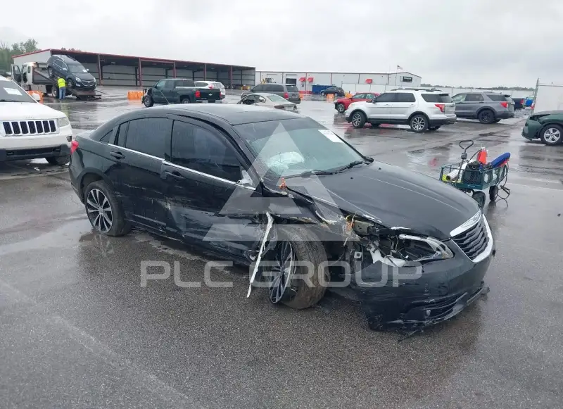 2014 Chrysler 200 photo