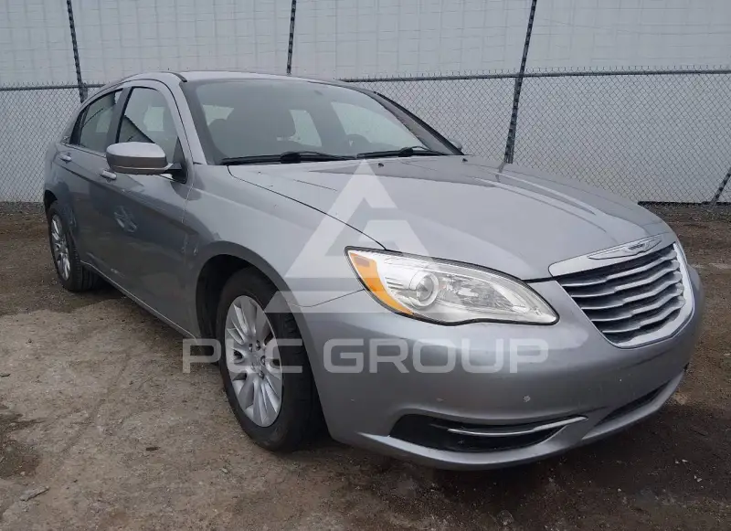 2014 Chrysler 200 photo