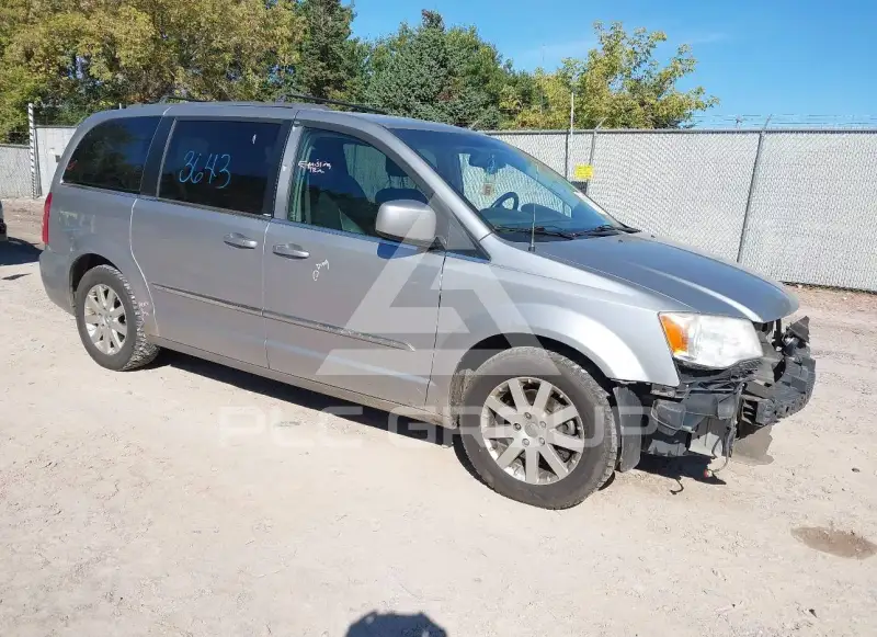 2014 Chrysler TOWN & COUNTRY photo