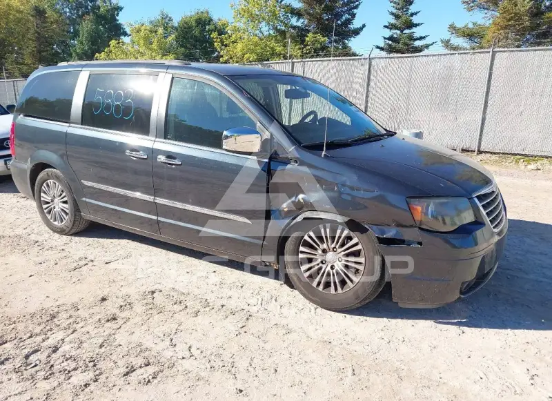 2014 Chrysler TOWN & COUNTRY photo